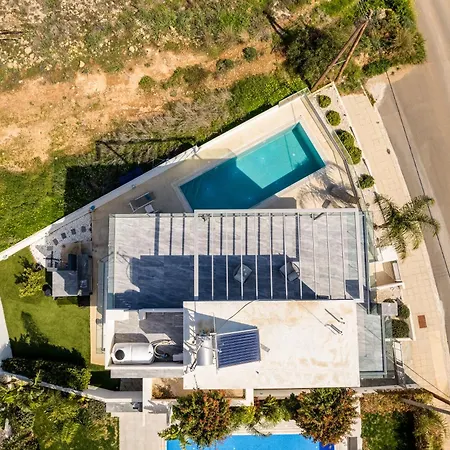 Seaside Luxury With Heated Pool