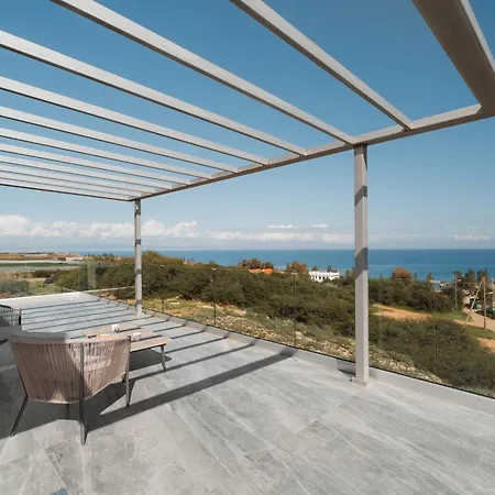 Seaside Luxury With Heated Pool Ferienhaus *