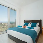 Сasa de vacaciones Seaside Luxury With Heated Pool Paralimni