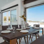 Сasa de vacaciones Seaside Luxury With Heated Pool