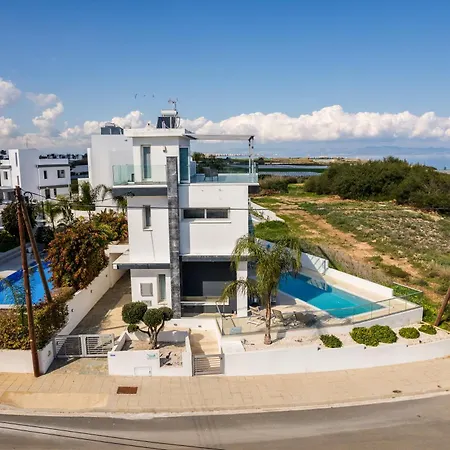 度假居 Seaside Luxury With Heated Pool 帕拉利米尼