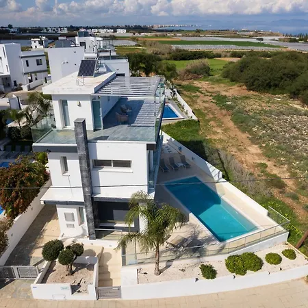 Seaside Luxury Holiday home *