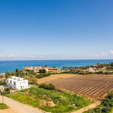 Casa de Férias Seaside Luxury With Heated Pool Paralimni