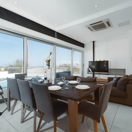 Seaside Luxury With Heated Pool *