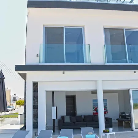 Seaside Luxury *