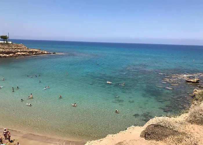 Seaside Luxury With Heated Pool פאראלימני