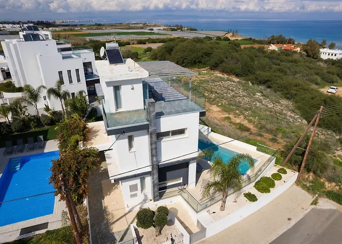 Casa de Férias Seaside Luxury With Heated Pool Paralimni