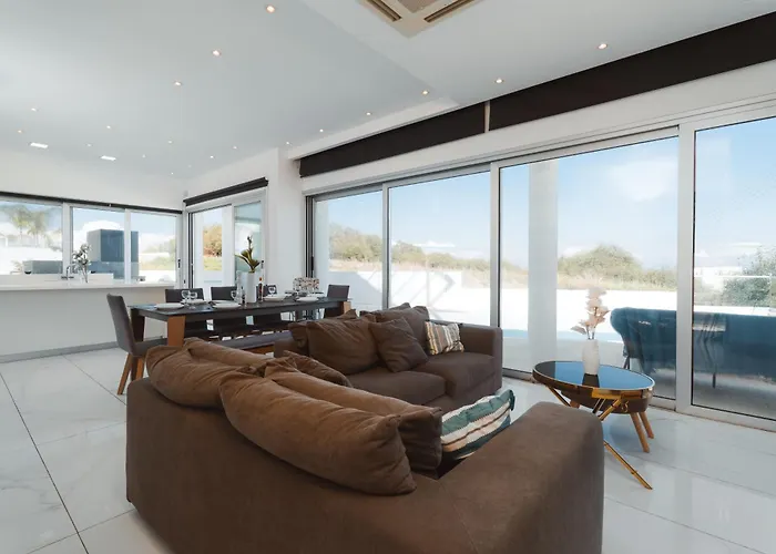 Seaside Luxury With Heated Pool