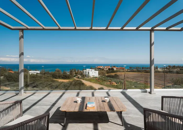 Seaside Luxury With Heated Pool Casa de Férias Paralimni