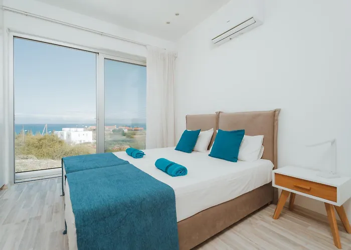 Seaside Luxury With Heated Pool Paralimni
